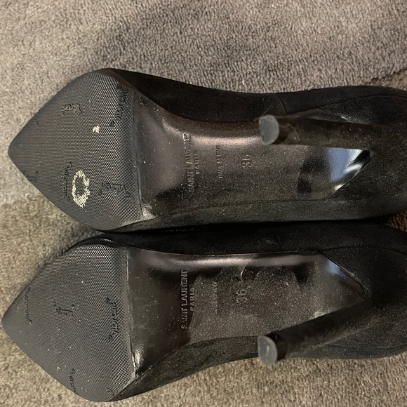 Zoe Pumps in Black Velvet - Picture 4 of 6